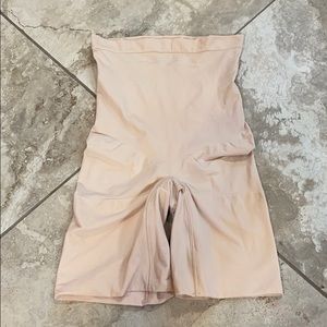 NWOT Spanx higher power shorts